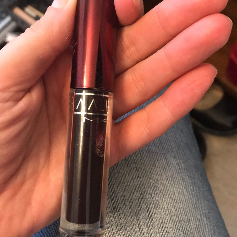 Aaliyah for Mac “. 1 in a Million” lip gloss.